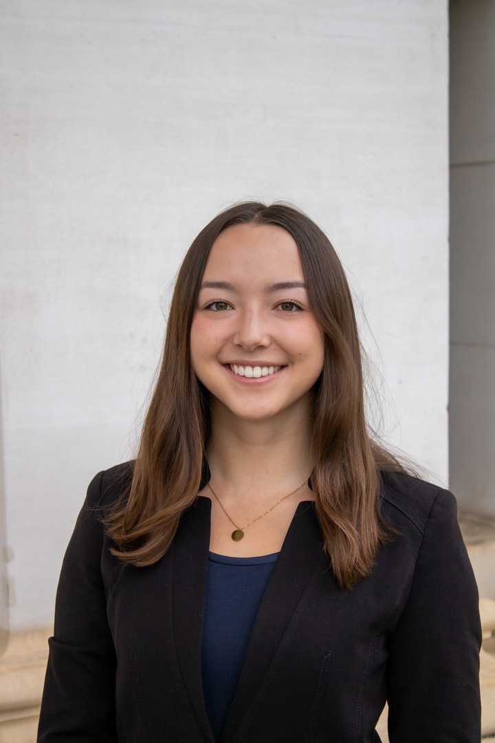 Isabella DeBoer headshot